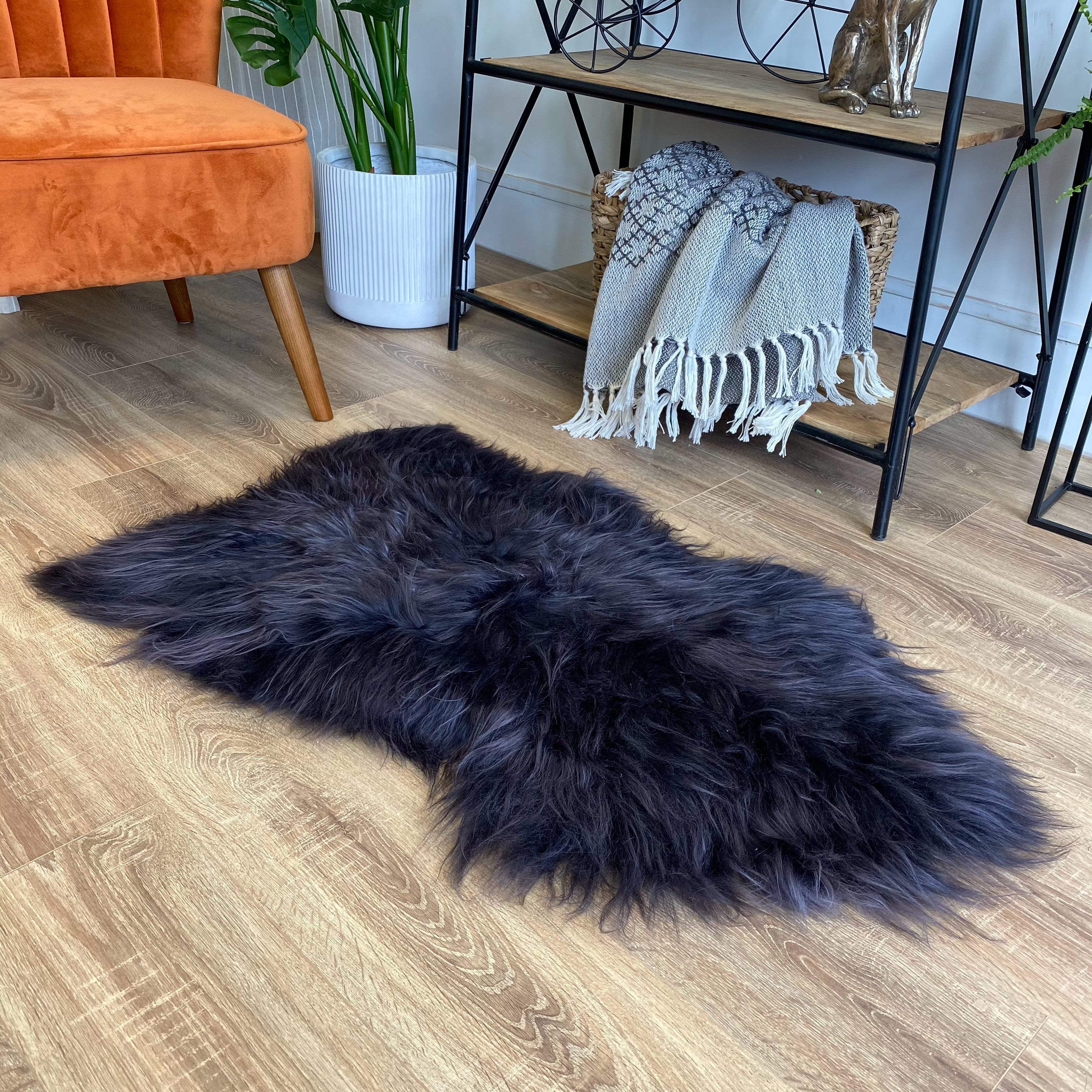 An image of Icelandic Sheepskin Rug Graphite (Single)