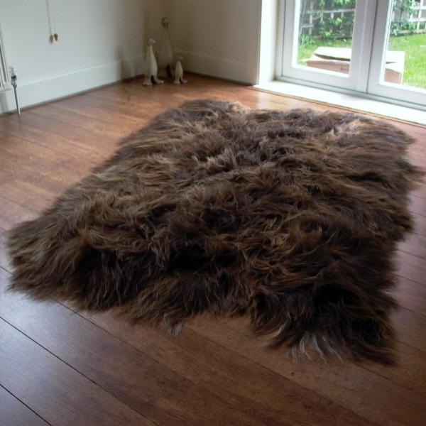 An image of Icelandic Sheepskin Rug Rusty Brown (Octo) MEDIUM