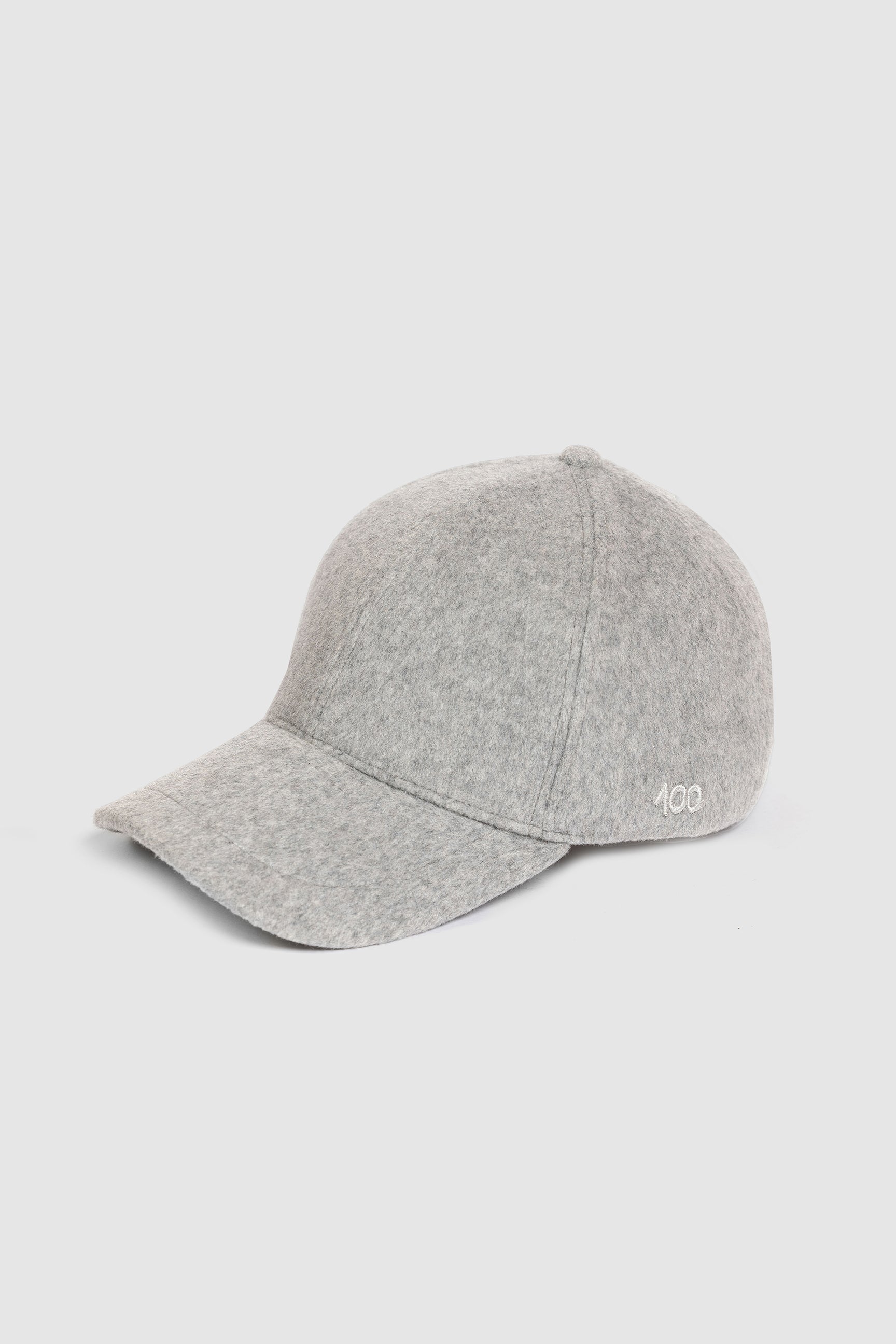 The 100 Cap in Smoke Cashmere (Smoke (562) / One Size)