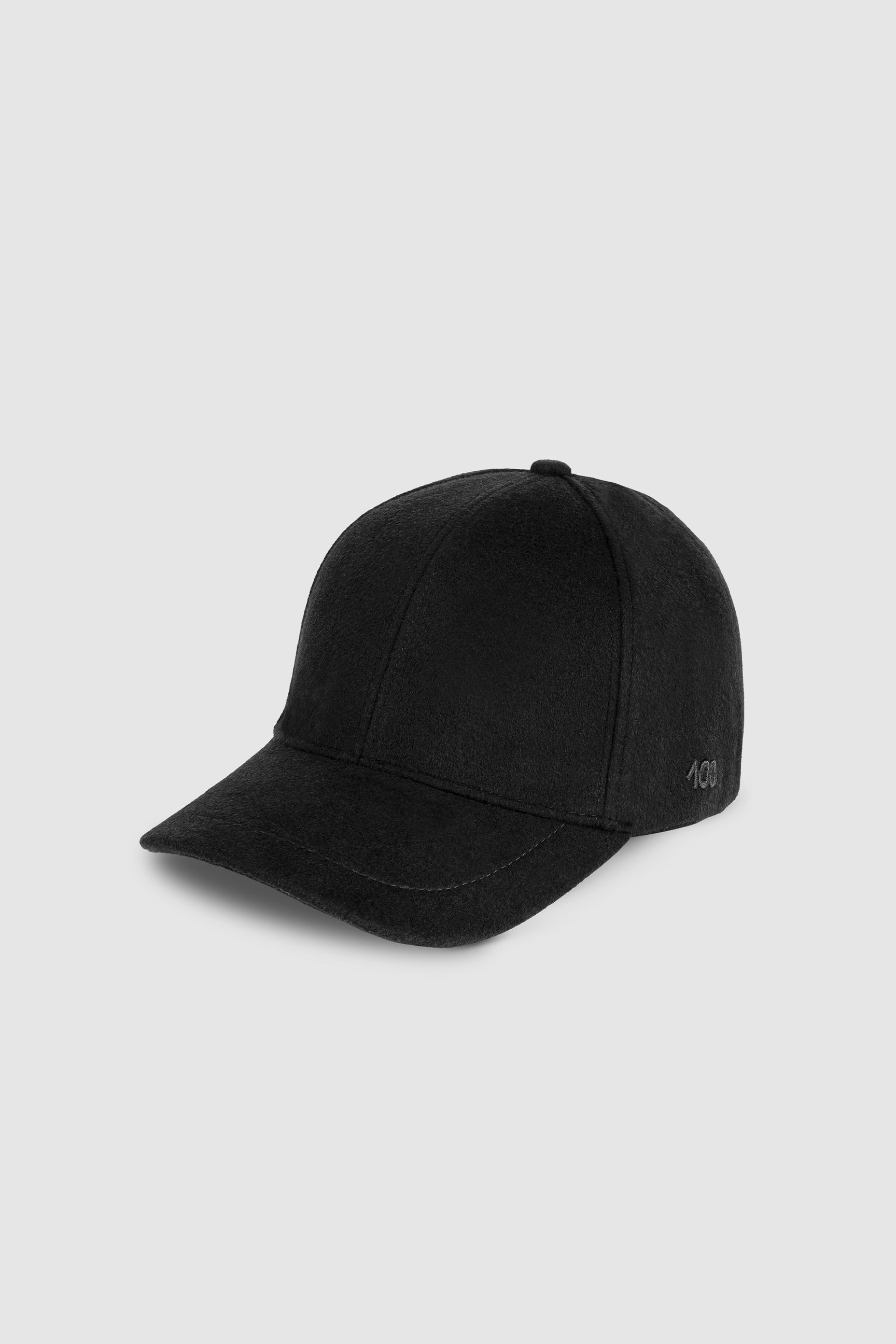 The 100 Cap in Black Cashmere (Black (599) / One Size)