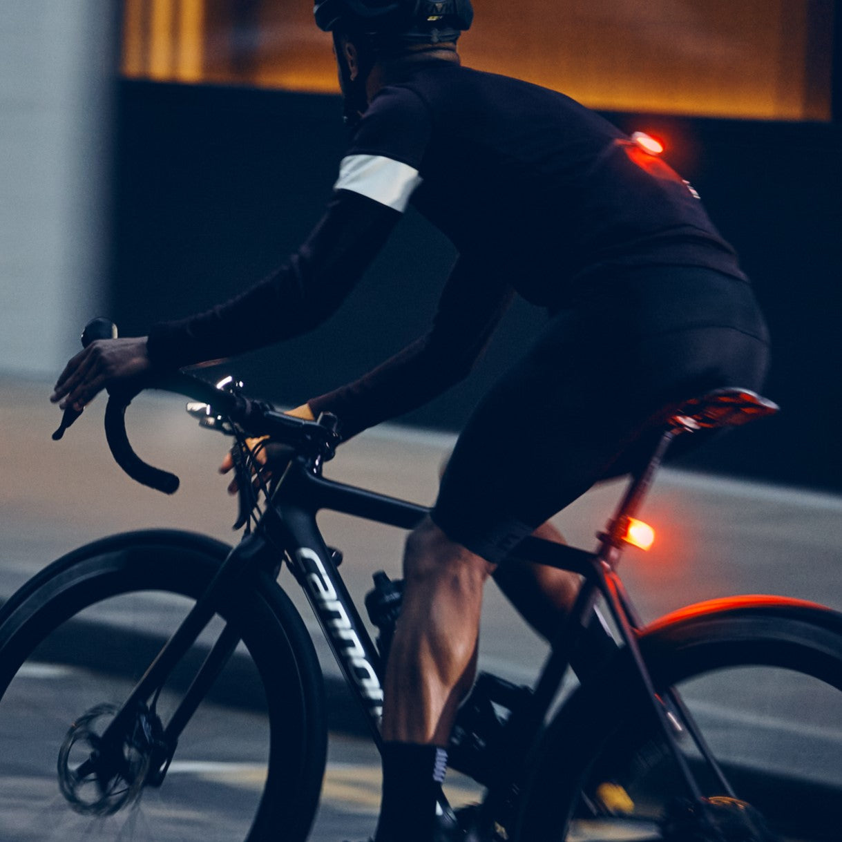 Curve bike light set in packaging #color_black