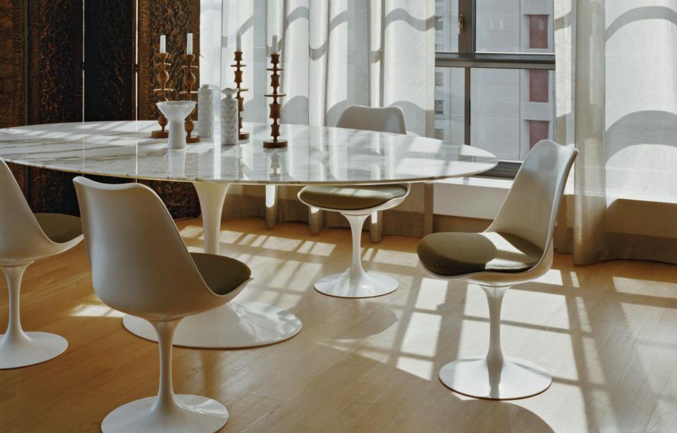 Saarinen Tulip chair by Knoll