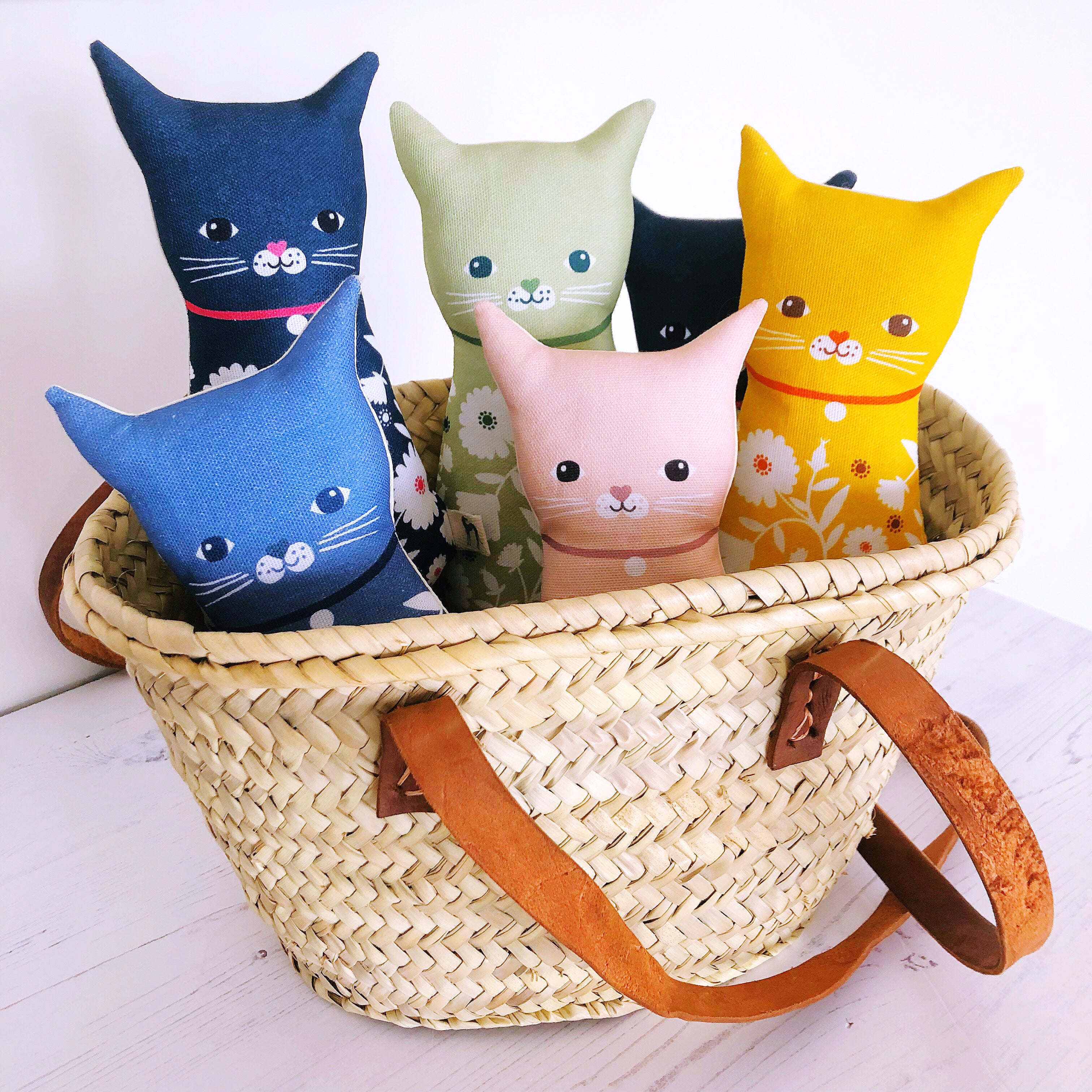 mini cats basket