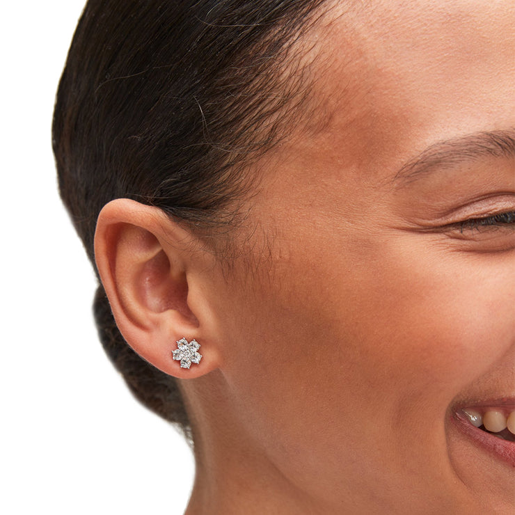 Kate Spade Flower Studs Earrings in Clear/ Silver o0ru2821 – 