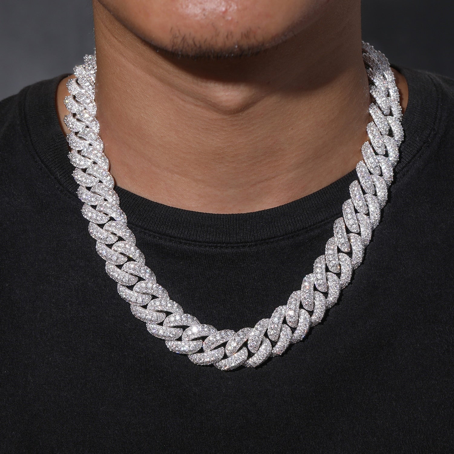 18mm S925 & VVS Moissanite Miami Cuban Link Chain