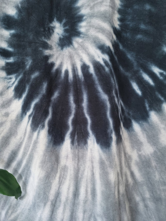 Purple dark grey tie dye pattern tee shirt funky one of a kind style