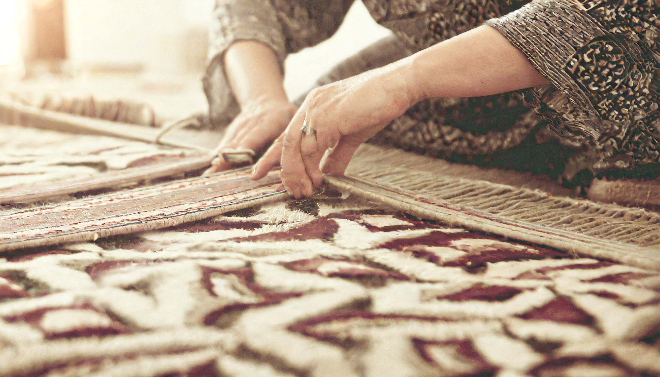 Turkish artisan making kilim rug.