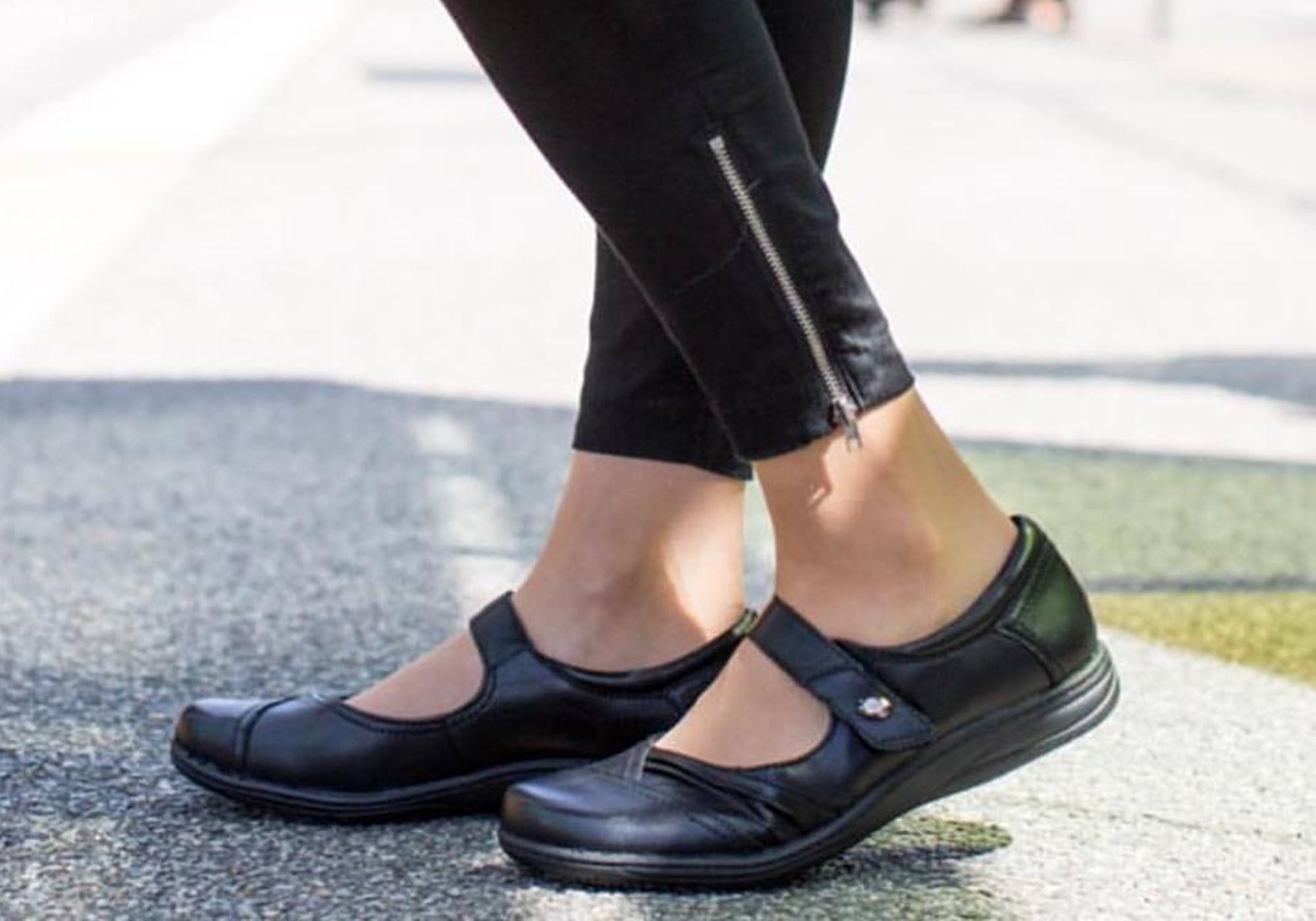 black comfortable shoes ladies