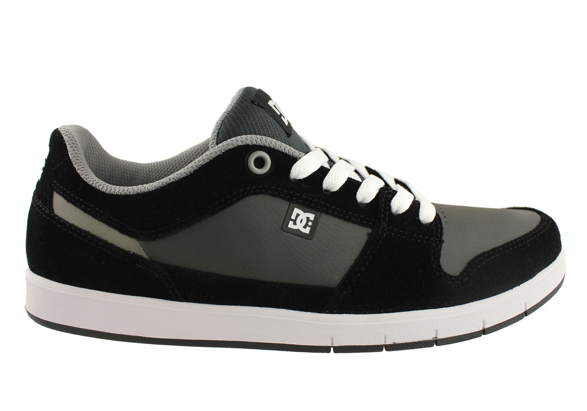 dc casual shoes