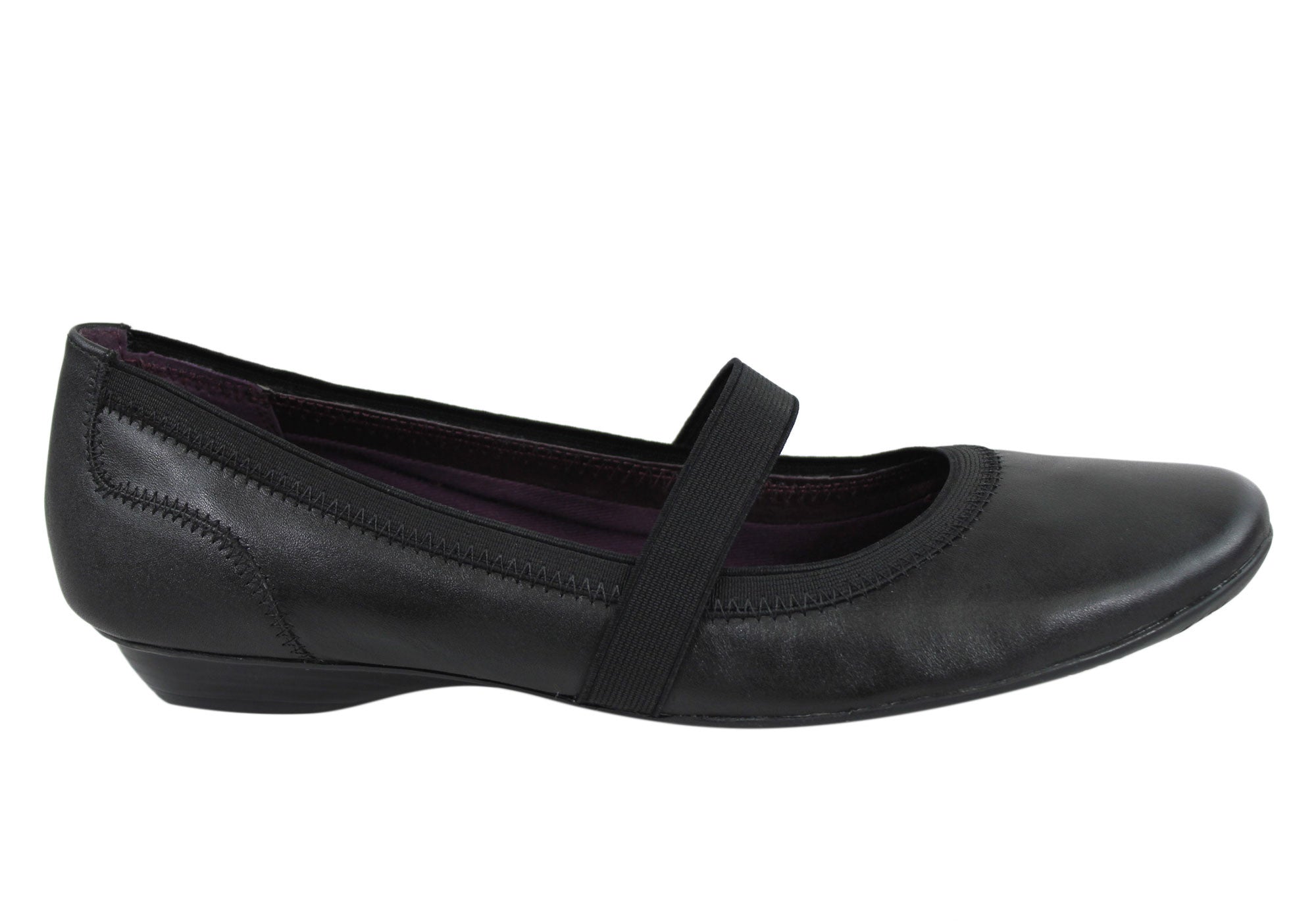 clarks ladies slip on shoes