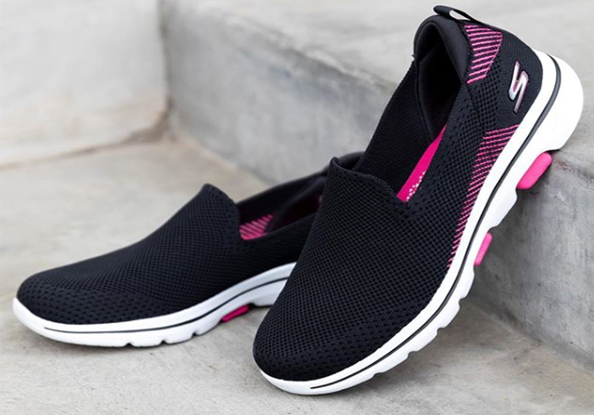 skechers go walk black and pink