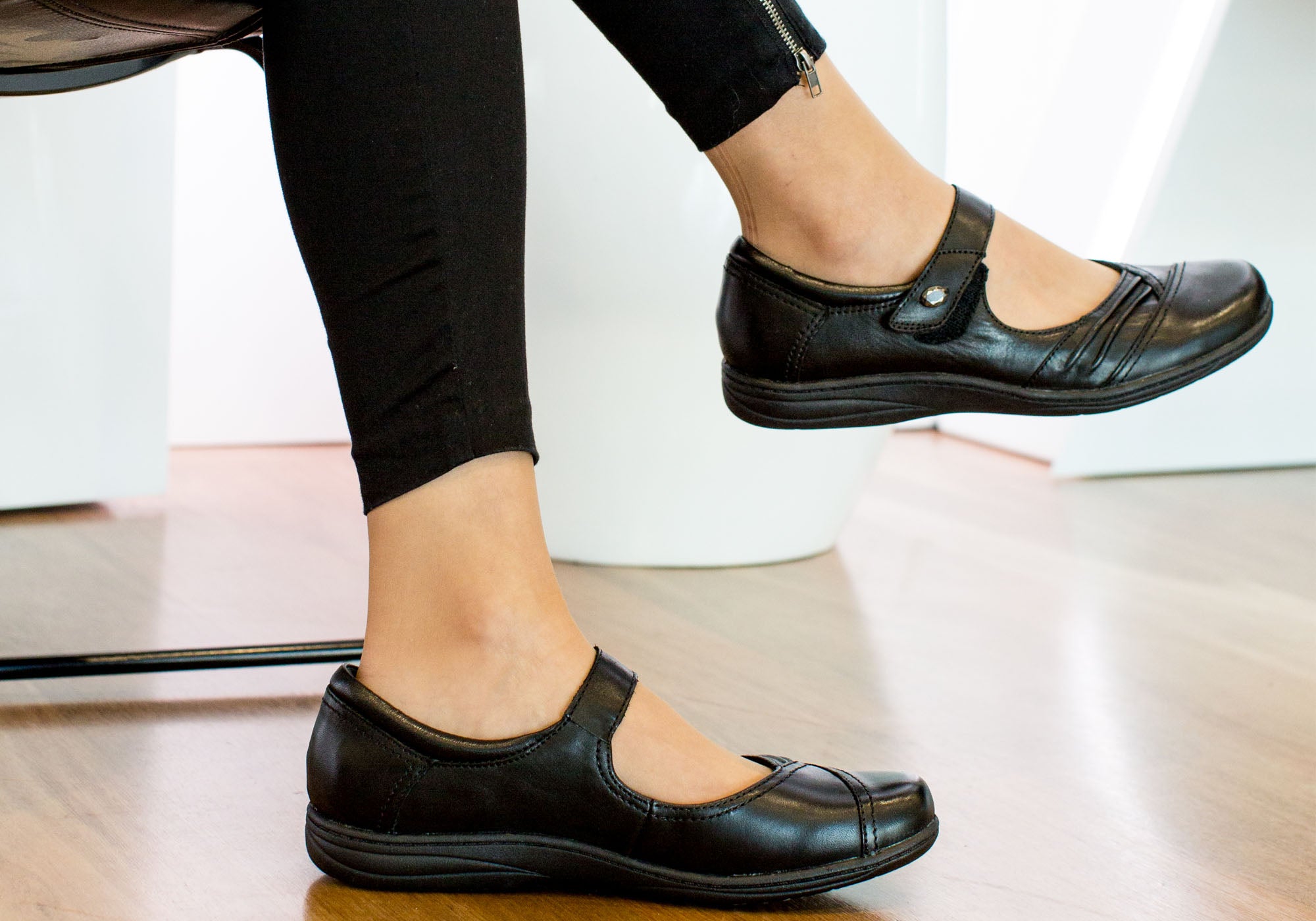 womens black shoes with arch support