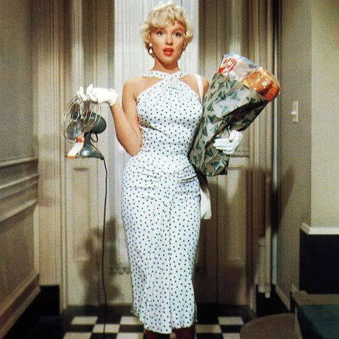 Marilyn Monroe portant une robe à pois