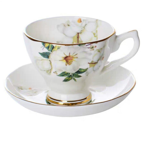 Tasse de thé Anglaise en porcelaine Fleur Blanche