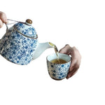 Service à thé japonais à motif fleuri bleu