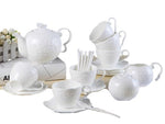 Service à thé anglais de couleur blanche