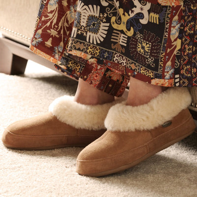 acorn women's ewe collar slipper