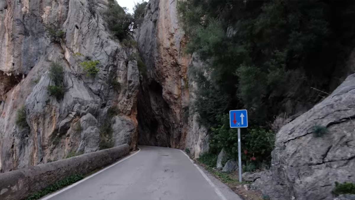 Sa Calobra rocky road