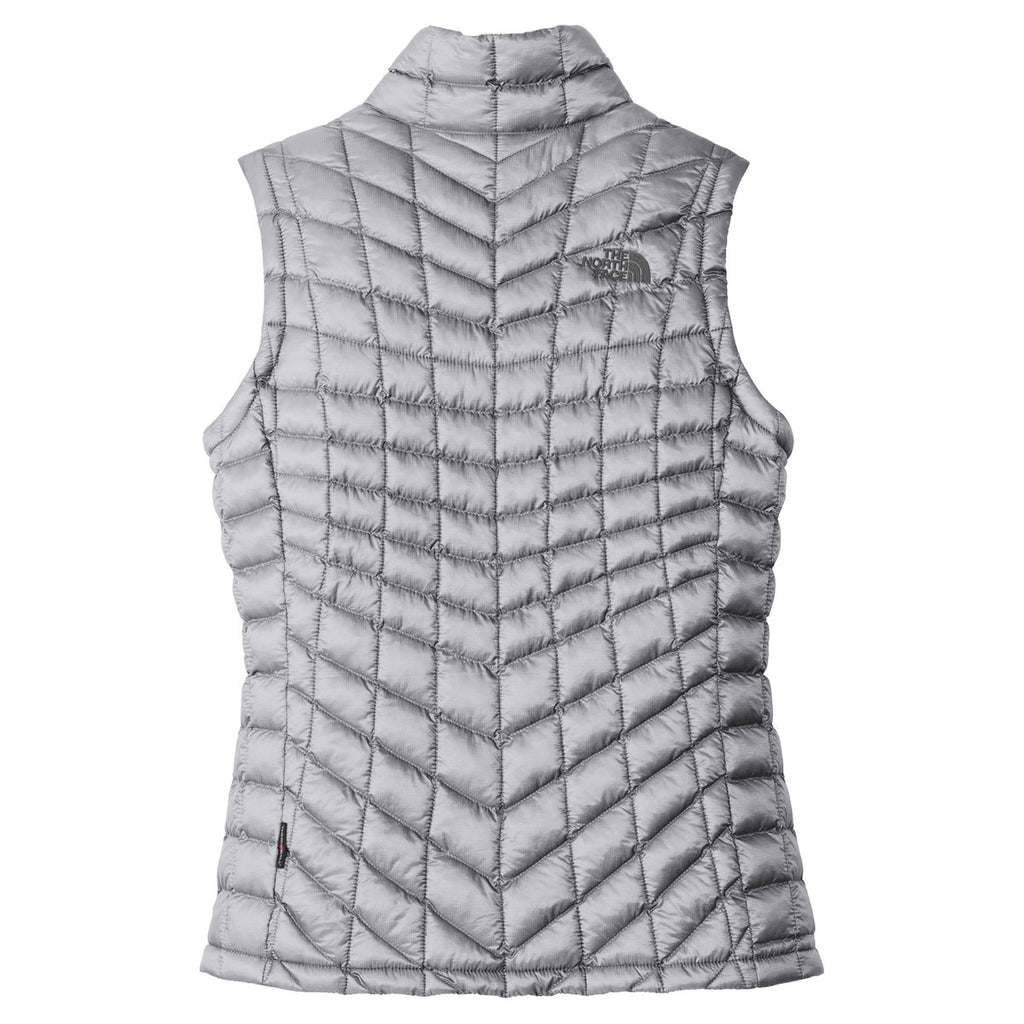 grey north face vest