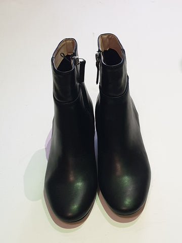 black boots h and m