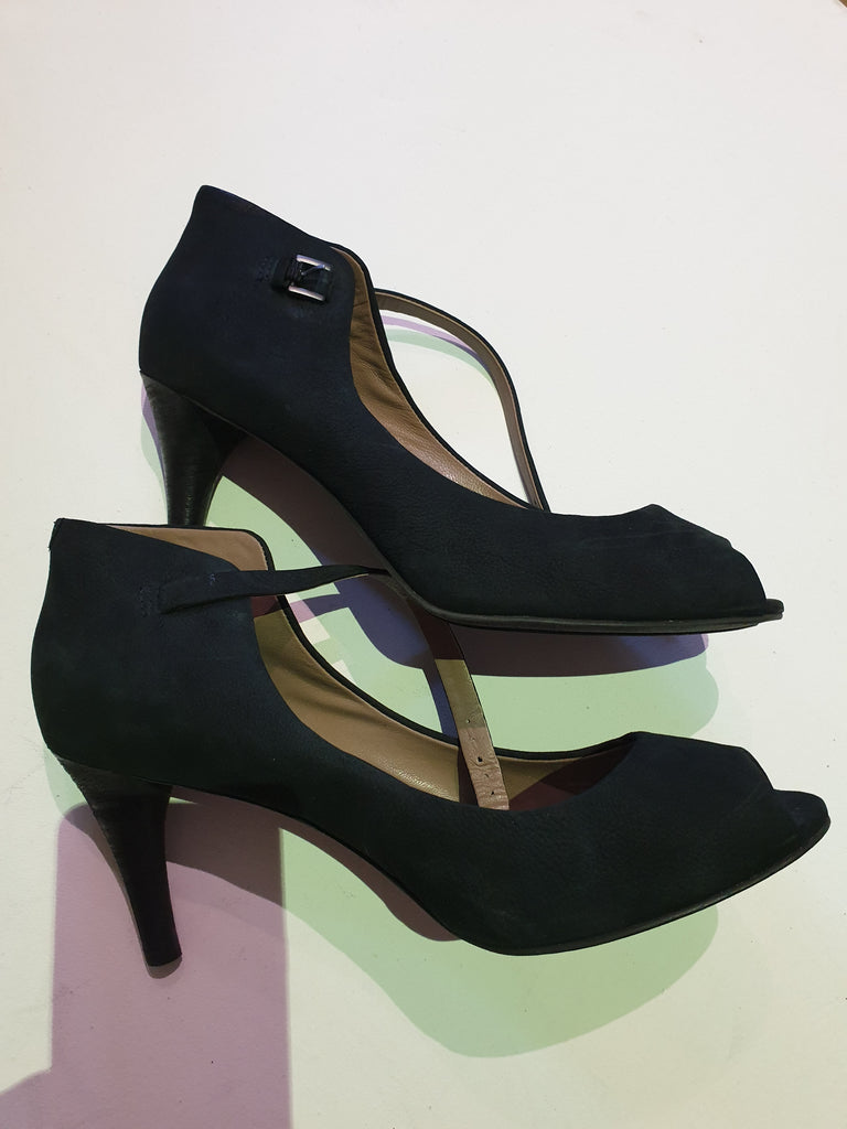 ecco black heels