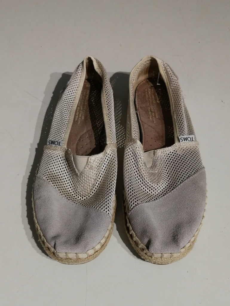 toms shoes size 8