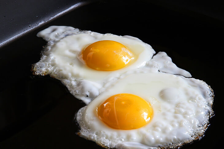 Blackstone Fried Eggs Recipe - Fork To Spoon