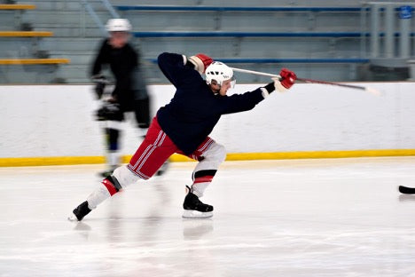 Control the puck with more soft hands and accuracy using the SuperDeker hockey training board. 