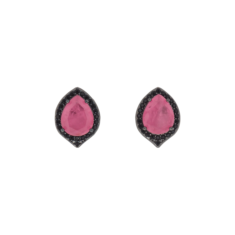 Black rhodium-plated stud earrings rounded with black cubic zirconias stones and a big pink fusion stone in the middle. Anchoring: traditional screw.