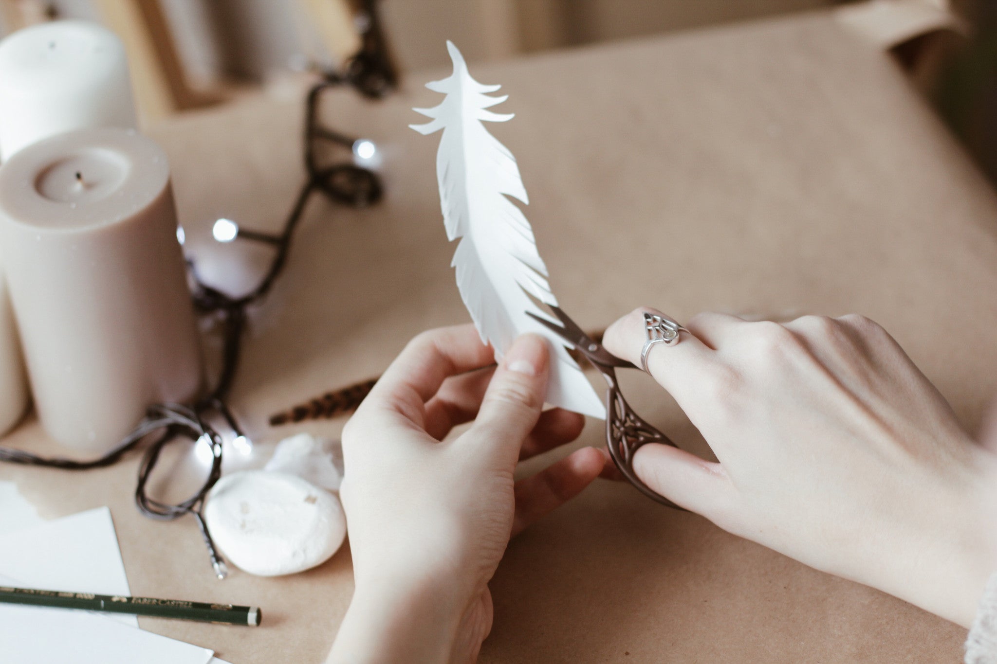 DIY Feather garland & Gift decor by gulyaevam Alohagaia