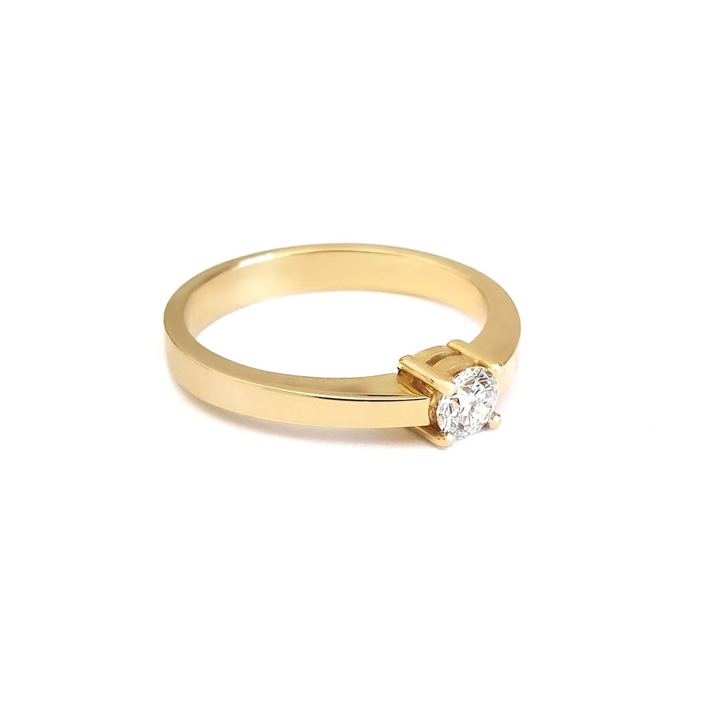 single diamond gold ring