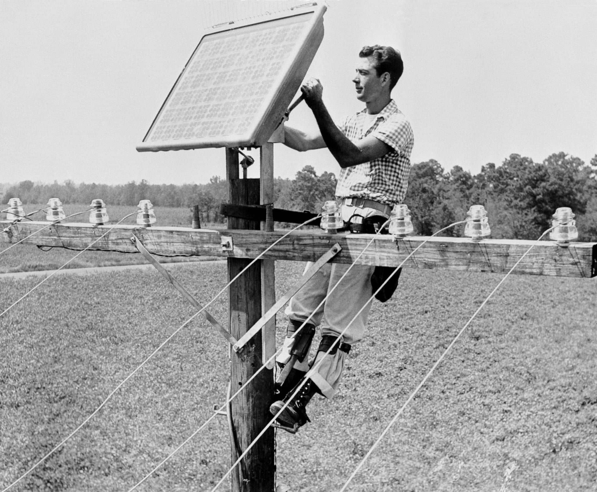 what-did-the-first-solar-panel-look-like-grouphug