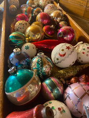 vintage ornaments, vintage holiday, vintage christmas, holiday shopping, vintage holiday decor
