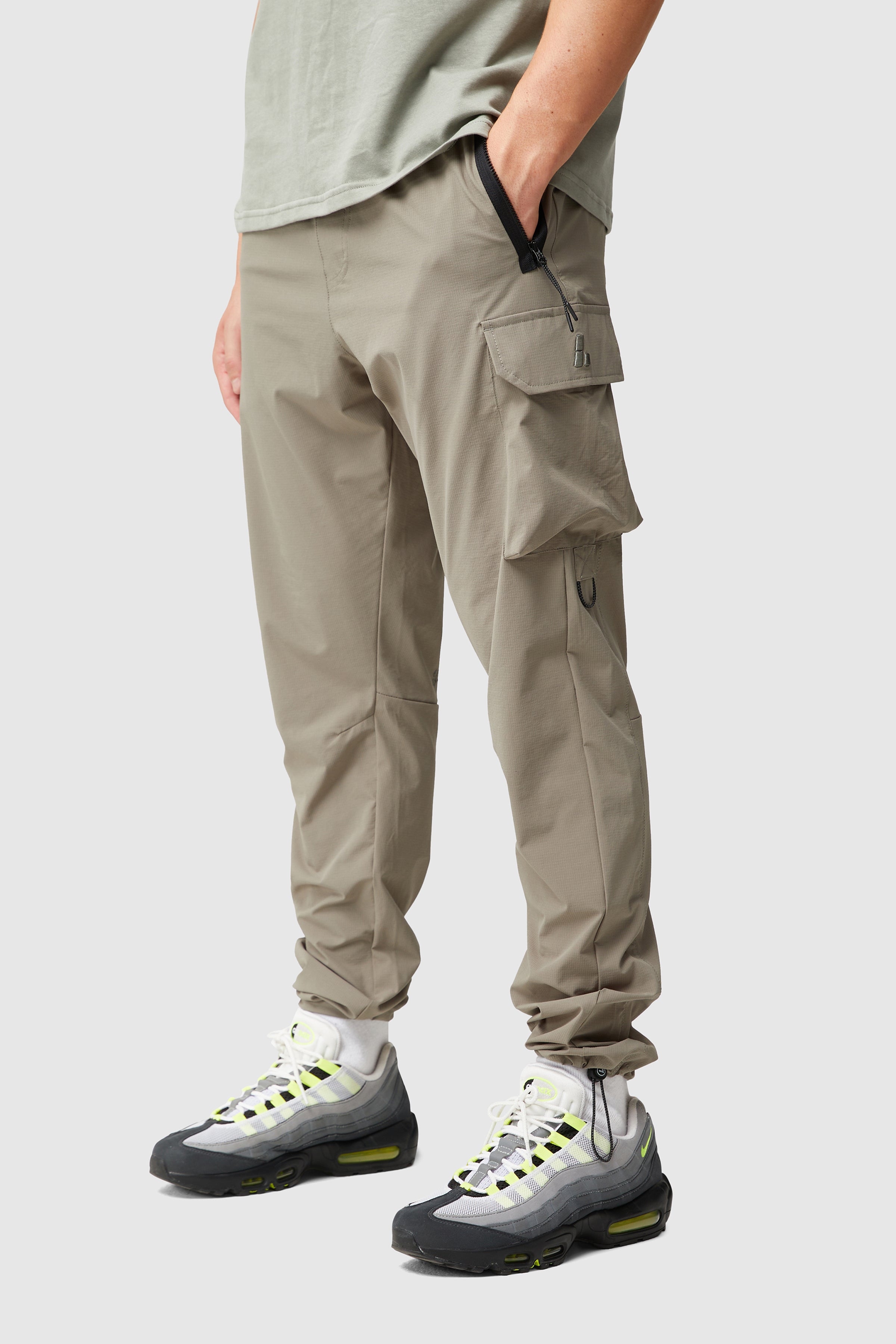 ORBIT STORM CARGO PANT - BLACK – Lorenzo Veratti