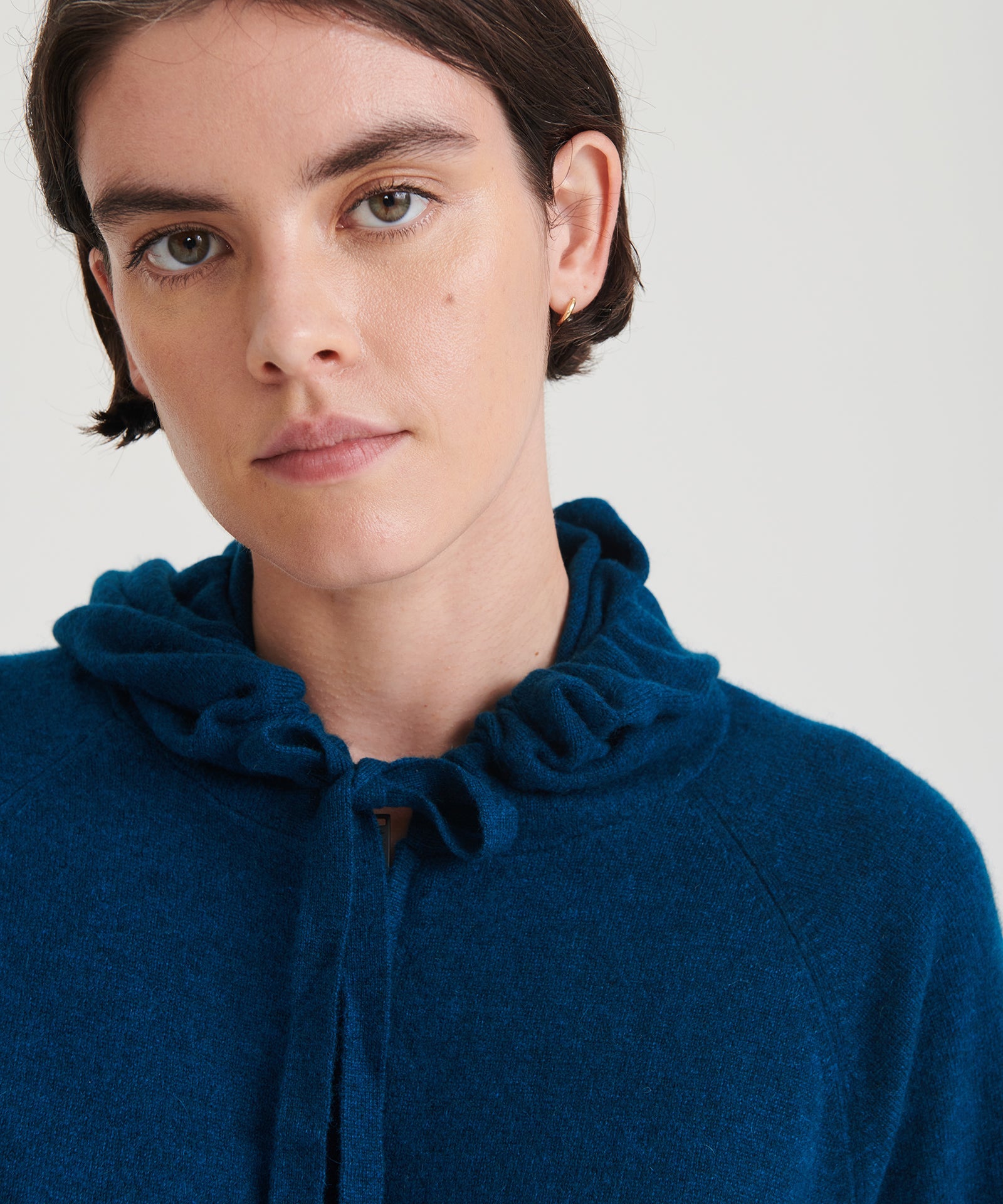 Naadam Signature Cashmere Zip Up Hoodie In Peacock Blue