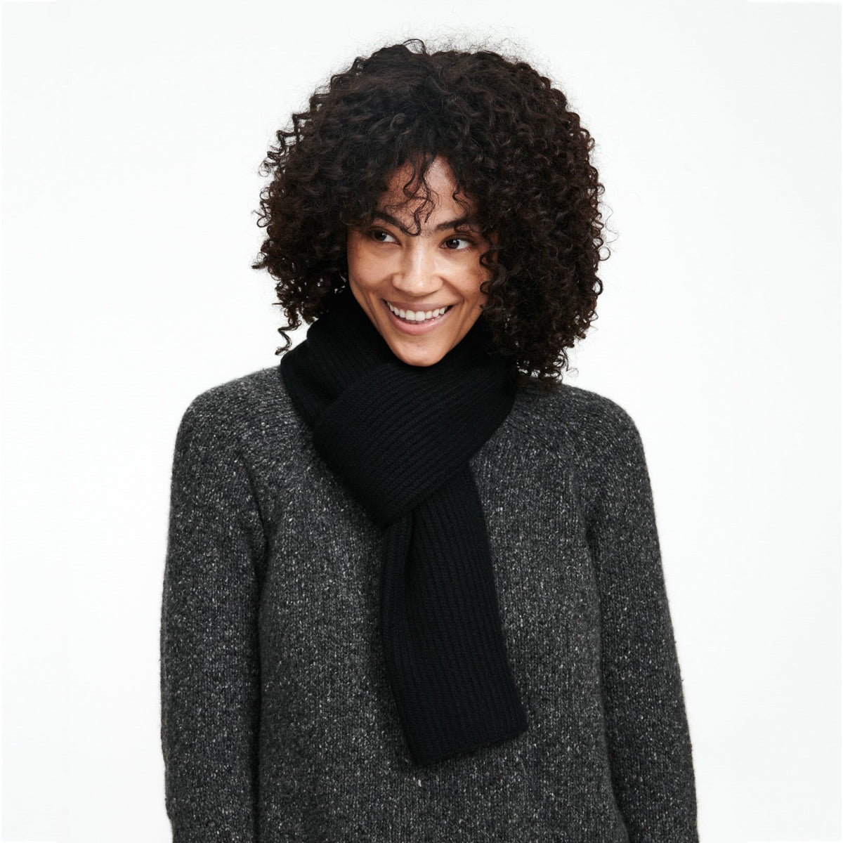 The Essential Ribbed Cashmere Scarf – NAADAM