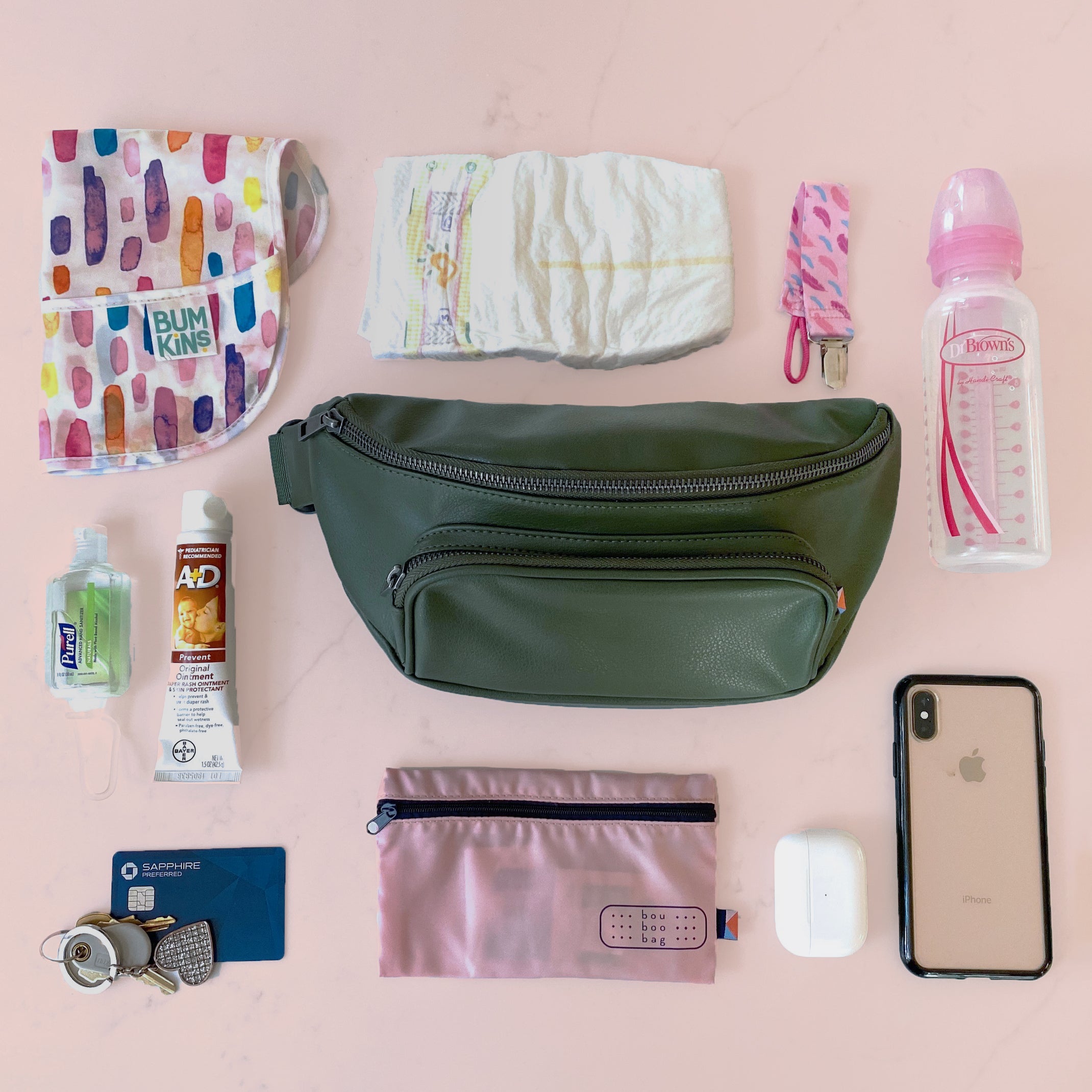 what to pack in minimalist diaper bag baby