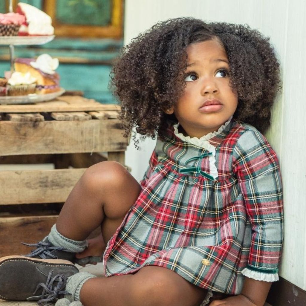 VESTIDO BEBE NINA MANGA LARGA CUADROS ESCOCES GRIS CON POLO FAMILIA IL -  Menta Moda Infantil