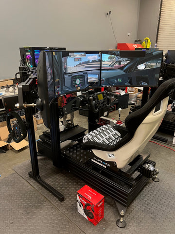 triple 32" screens racing simulator