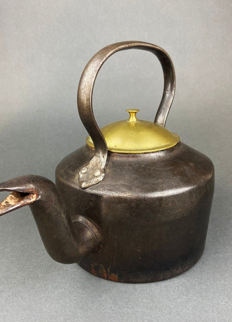 Antique Cast Iron Kettle Water Tea Coffee Pot no 8 - Teapots