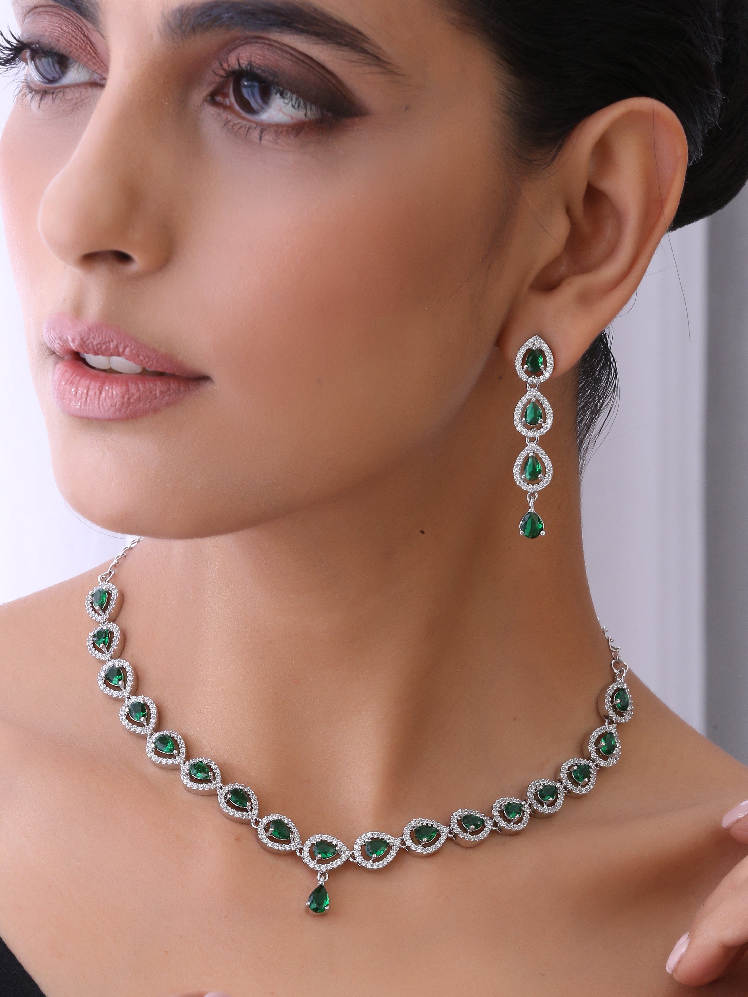 klissaa-necklaces-eloise-green-statement-necklace-set-39343503343856.jpg?v=1673528868