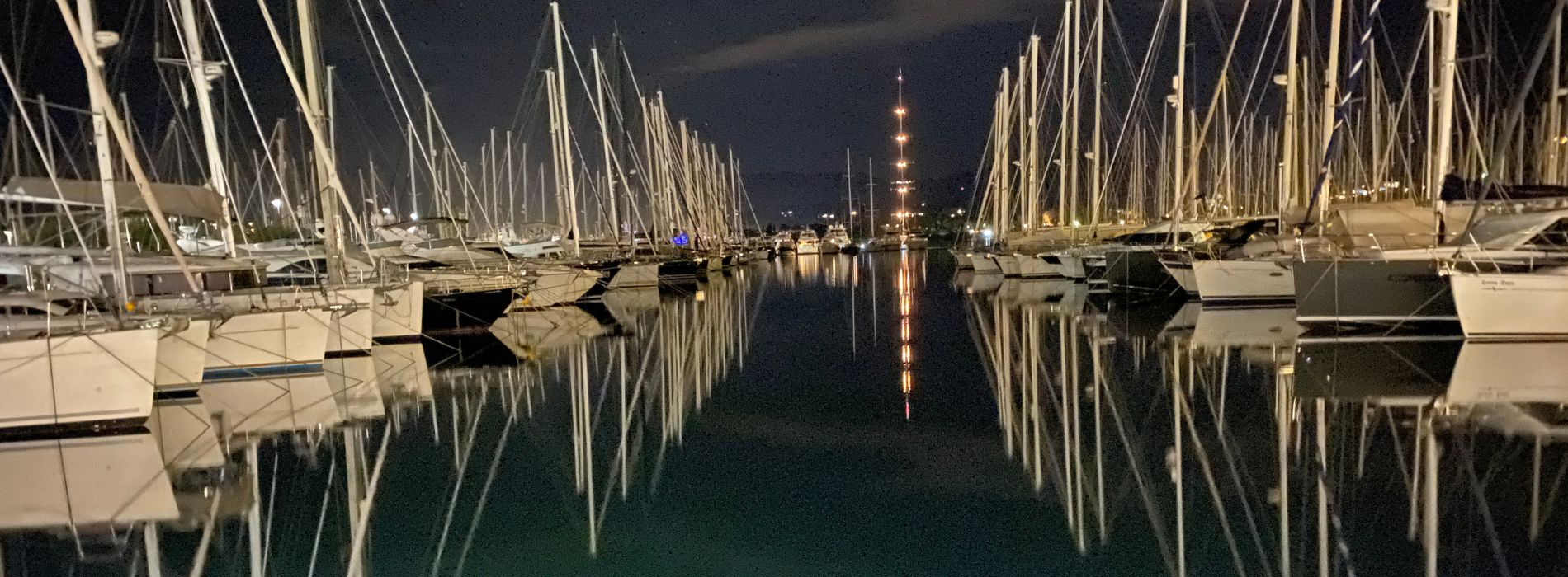 Port-of-Gouvia-at-night