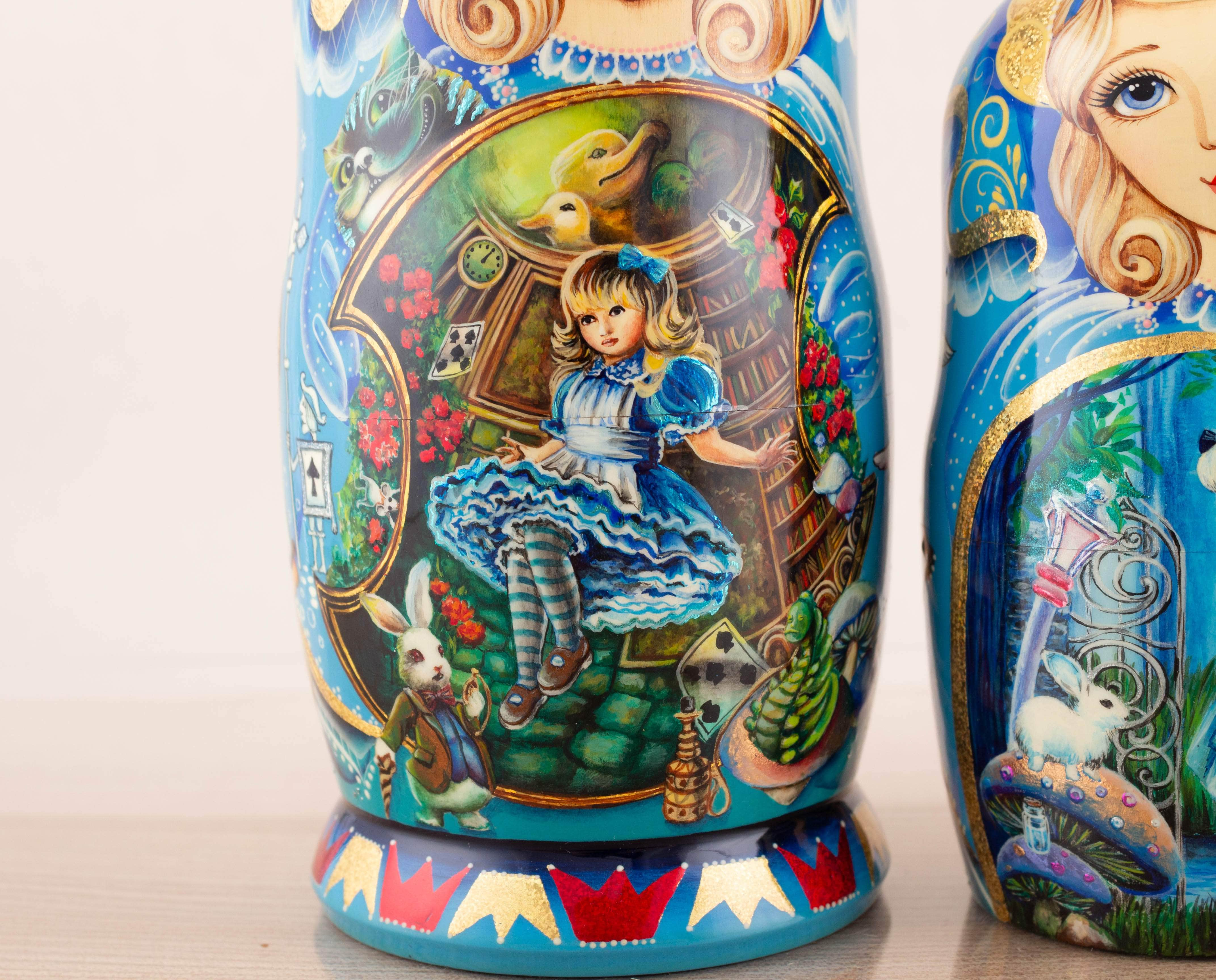 alice in wonderland nesting dolls