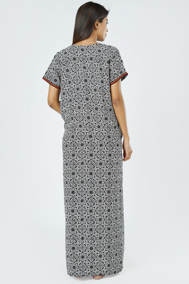 Minimal Embroidered & Floral Printed Women's Nighty - Black