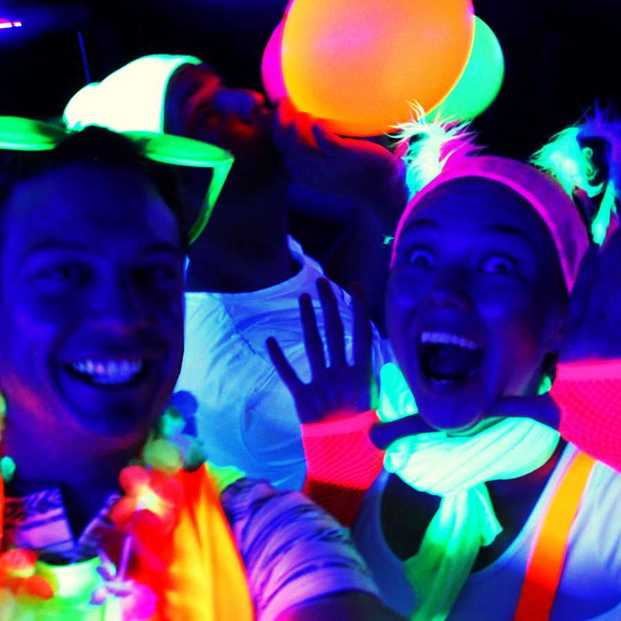 How to do a Glow in the Dark Party? – PARTY GOAT