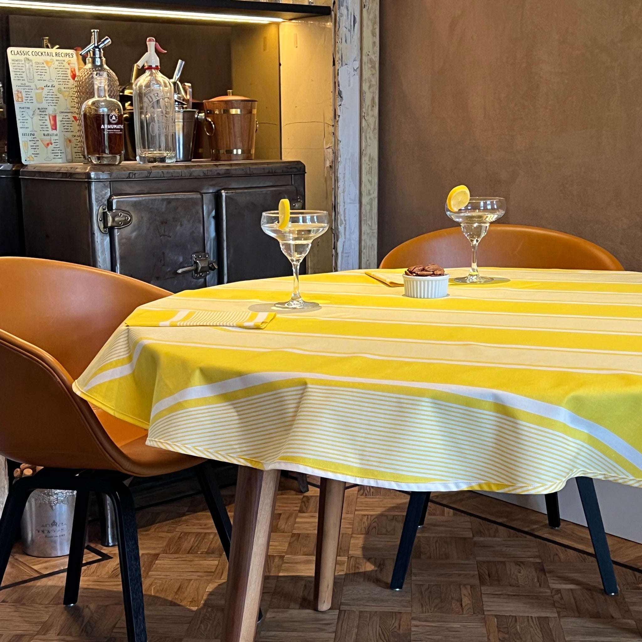 Worden scheren Tub Rond katoen-linnen geel wit tafelkleed met coating - kleurmeester.nl –  Kleurmeester.nl