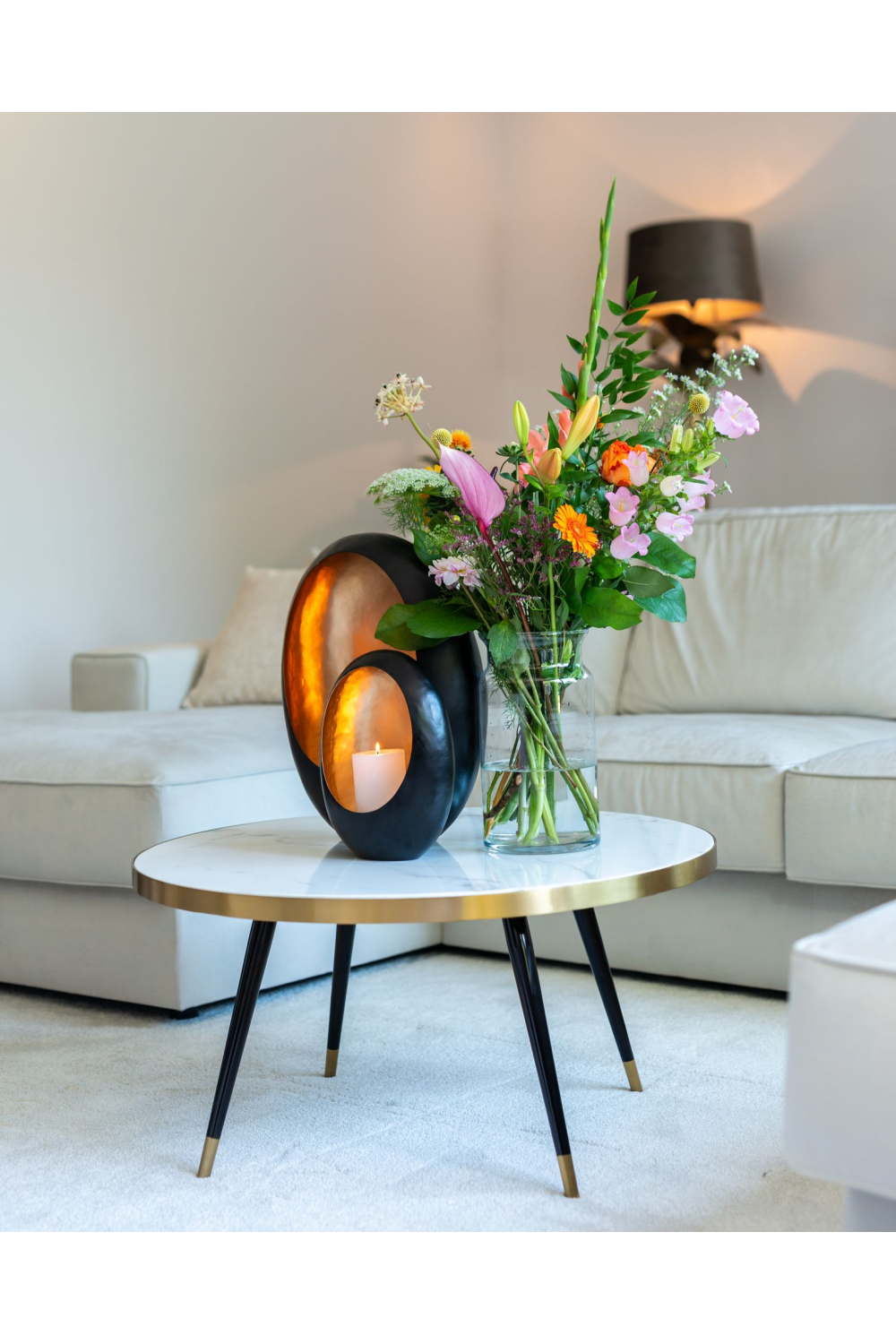 Gelukkig is dat Pijnboom Complex Round Gold Framed Marble Coffee Table | OROA Delia | OROA.com