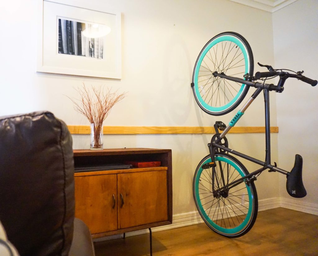 Portabicicletas, Colgador de bicicleta, Montaje en pared para bicicletas,  Rack de bicicleta de madera, Muebles de bicicleta, Soporte para bicicleta,  Estante par…