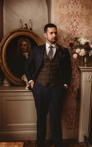 Navy blue tweed suit - autumn wedding ideas with a classical Bridgerton vibe