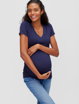 10 Best Maternity Tops To Wear At Every Stage Of Pregnancy